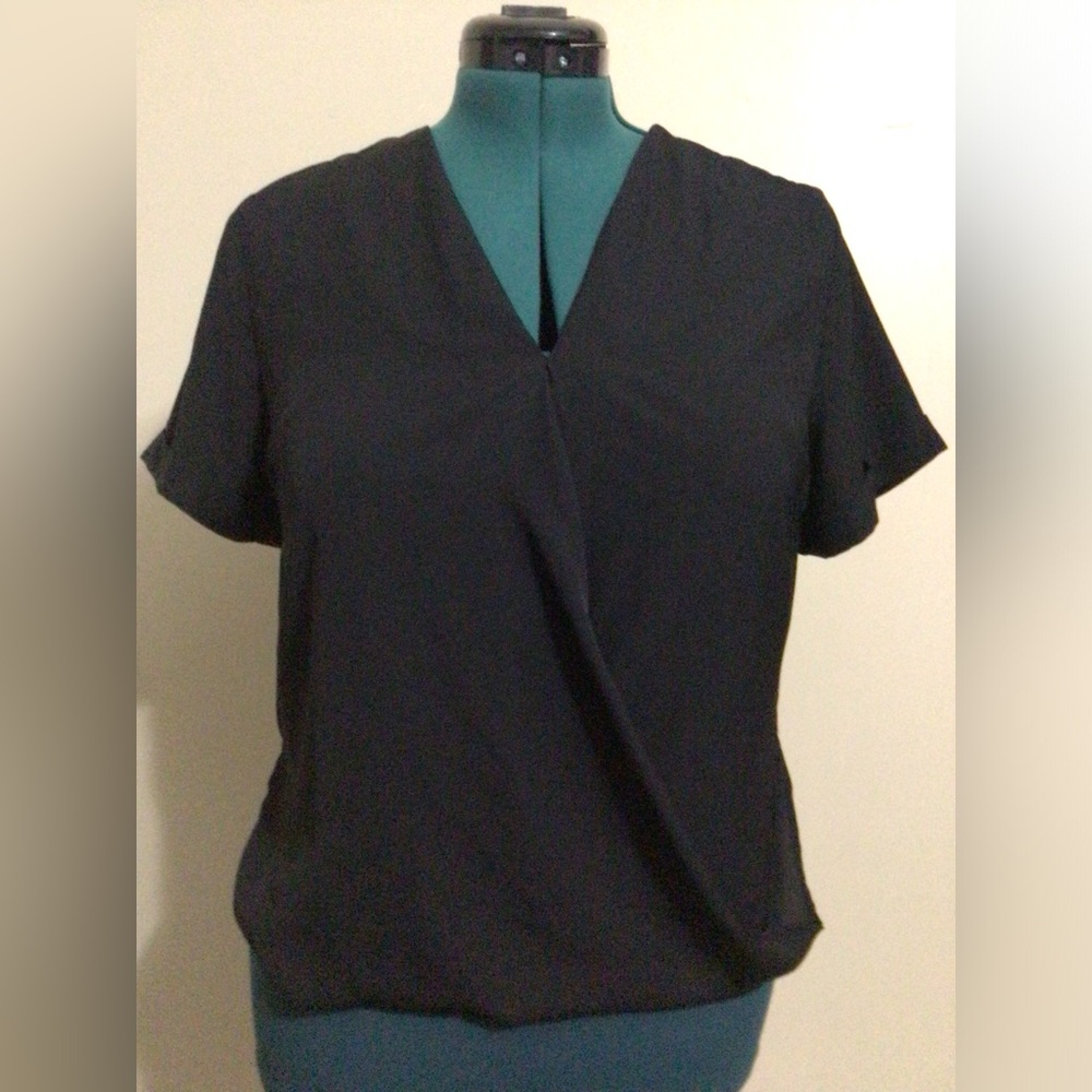 EUC Black top